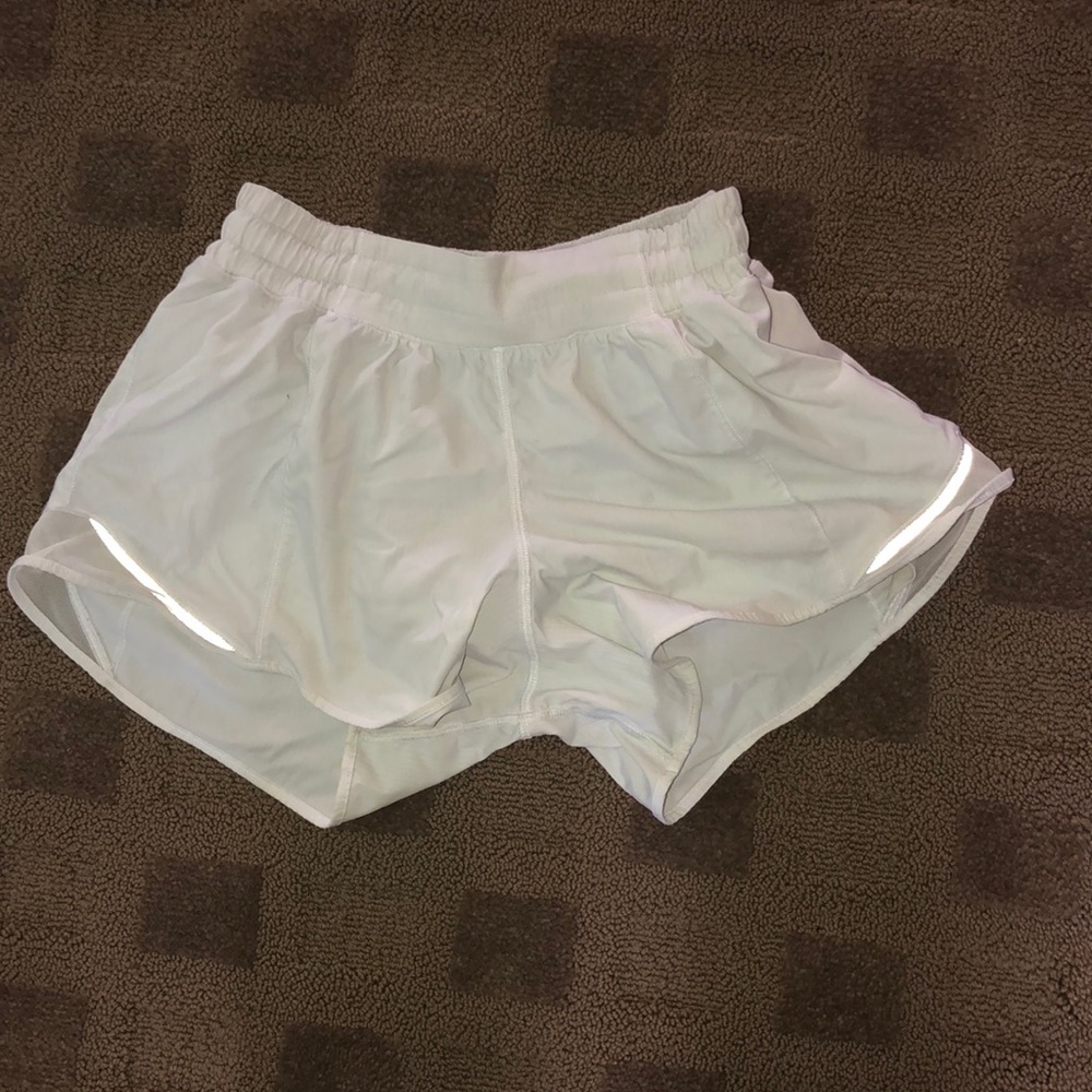 WHITE LULULEMON SHORTS SIZE 6